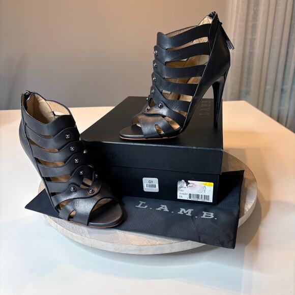 NIB L.A.M.B. by Gwen Stefani Black Leather Back Zip Shootie Heels Size 5.5 M - Picture 1 of 13